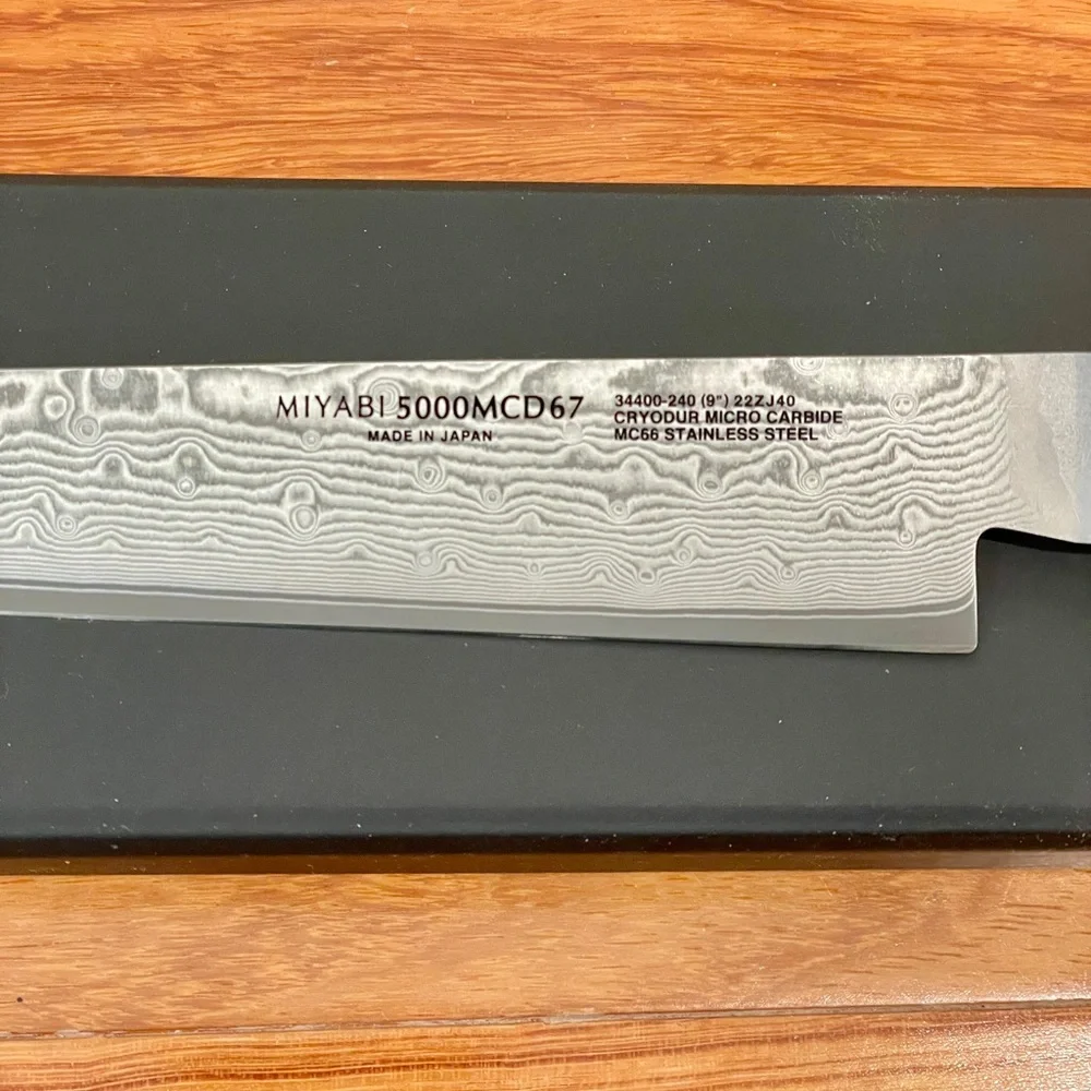 Miyabi Black 5000MCD67 Slicing Knife, 9.5 inch - Picture 4 of 4